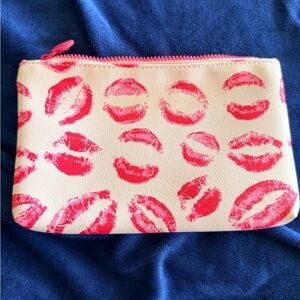 ipsy Cream and Red Lip Print Cosmetic Bag
